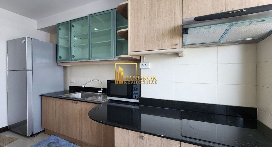 Condo en alquiler y en venta de 3 habitaciones en Watthana, Bangkok