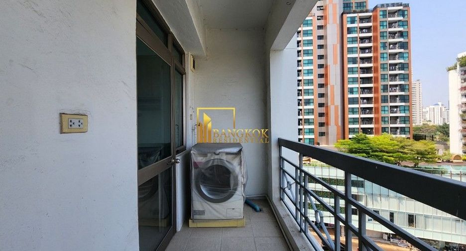 Condo en alquiler y en venta de 3 habitaciones en Watthana, Bangkok