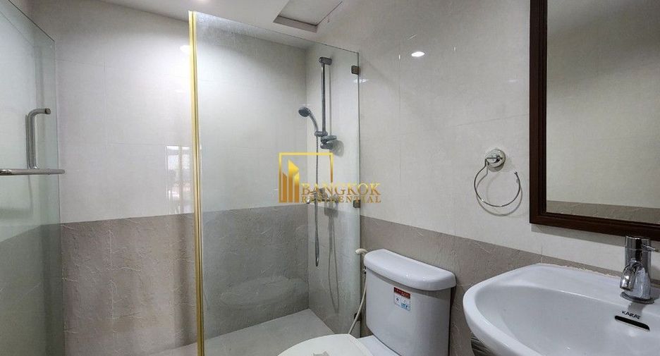 Condo en alquiler y en venta de 3 habitaciones en Watthana, Bangkok