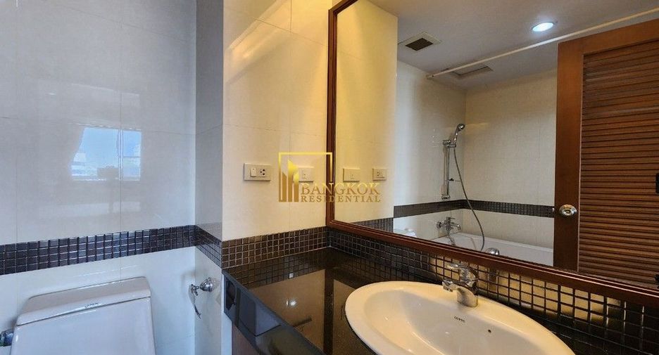 Condo en alquiler y en venta de 3 habitaciones en Watthana, Bangkok