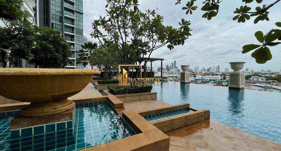 For rent 2 bedrooms condo in Khlong Toei, Bangkok