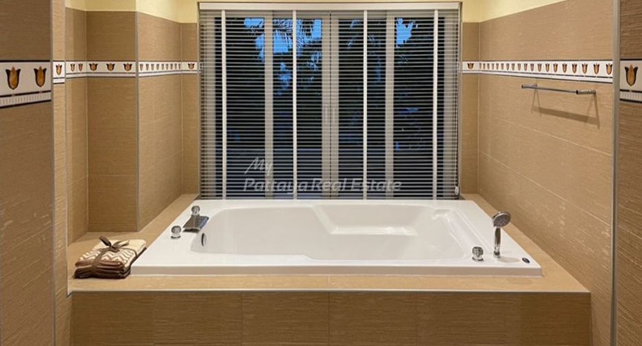 Villa en venta de 4 habitaciones en Bang Lamung, Chonburi