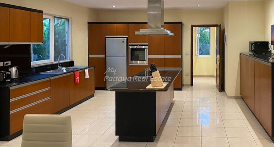 Villa en venta de 4 habitaciones en Bang Lamung, Chonburi