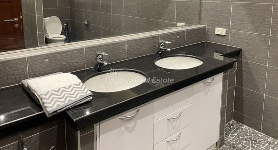 Villa en venta de 4 habitaciones en Bang Lamung, Chonburi