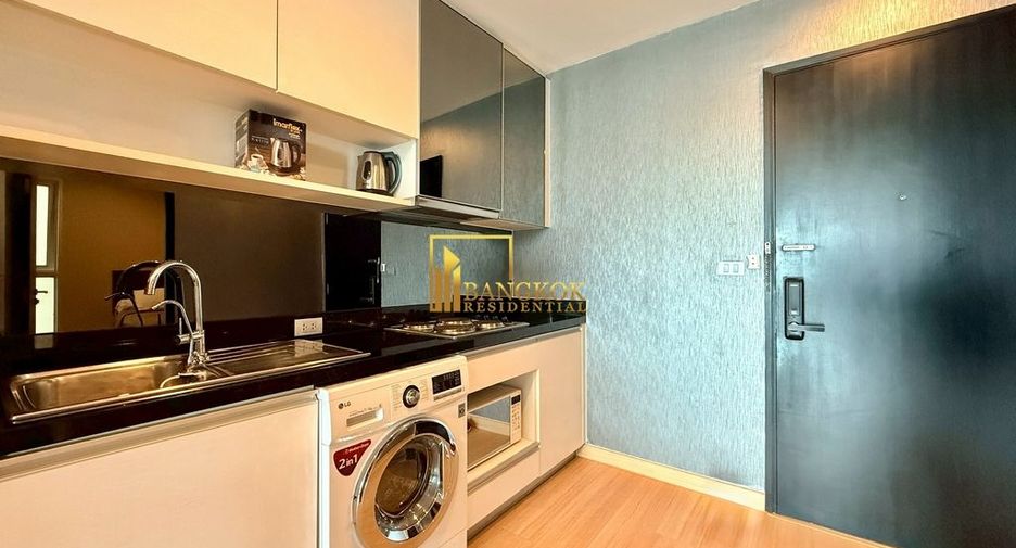 For rent 2 bedrooms condo in Khlong Toei, Bangkok