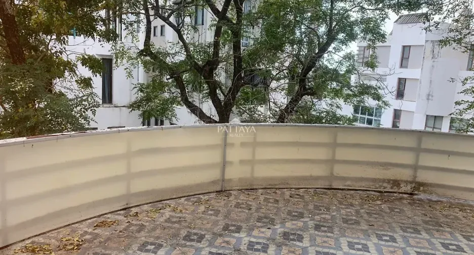 For sale 2 ベッドルーム condo in Bang Lamung, Chonburi