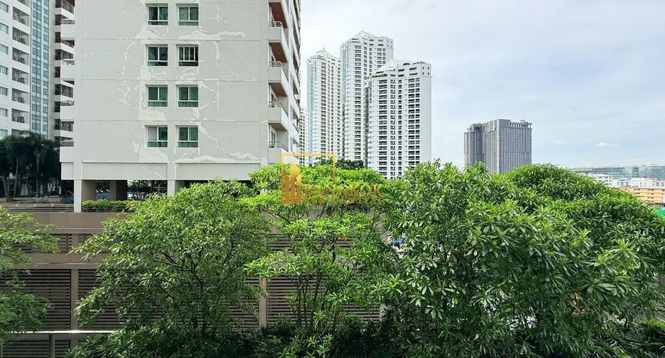 For rent 2 bedrooms condo in Khlong Toei, Bangkok