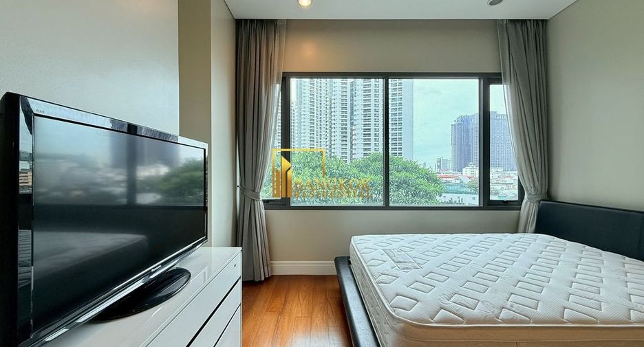 For rent 2 bedrooms condo in Khlong Toei, Bangkok