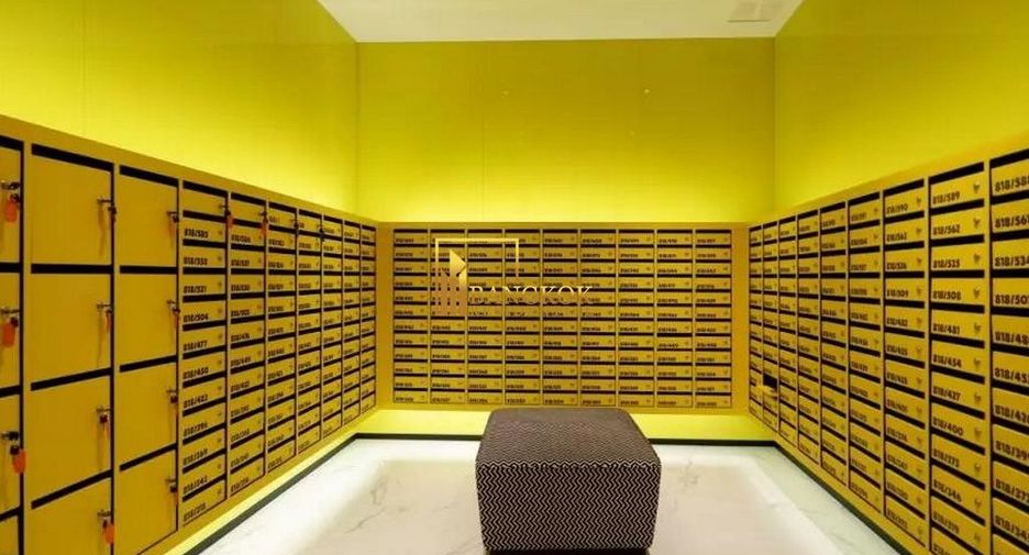 For rent and for sale 2 bedrooms condo in Huai Khwang, Bangkok