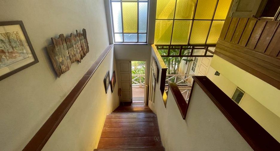 For sale 5 bedrooms house in Mueang Chiang Mai, Chiang Mai