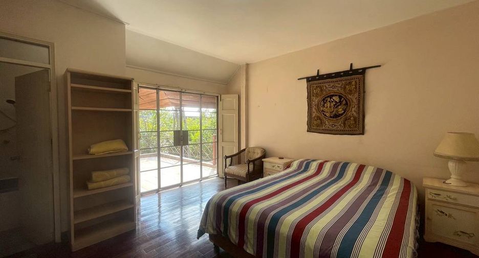 For sale 5 bedrooms house in Mueang Chiang Mai, Chiang Mai