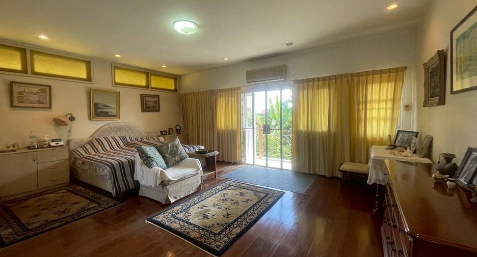 For sale 5 bedrooms house in Mueang Chiang Mai, Chiang Mai