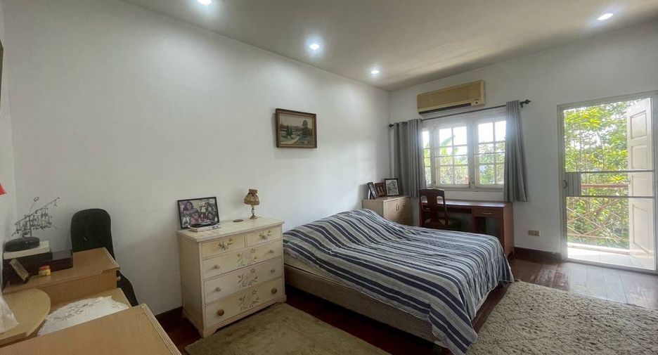For sale 5 bedrooms house in Mueang Chiang Mai, Chiang Mai