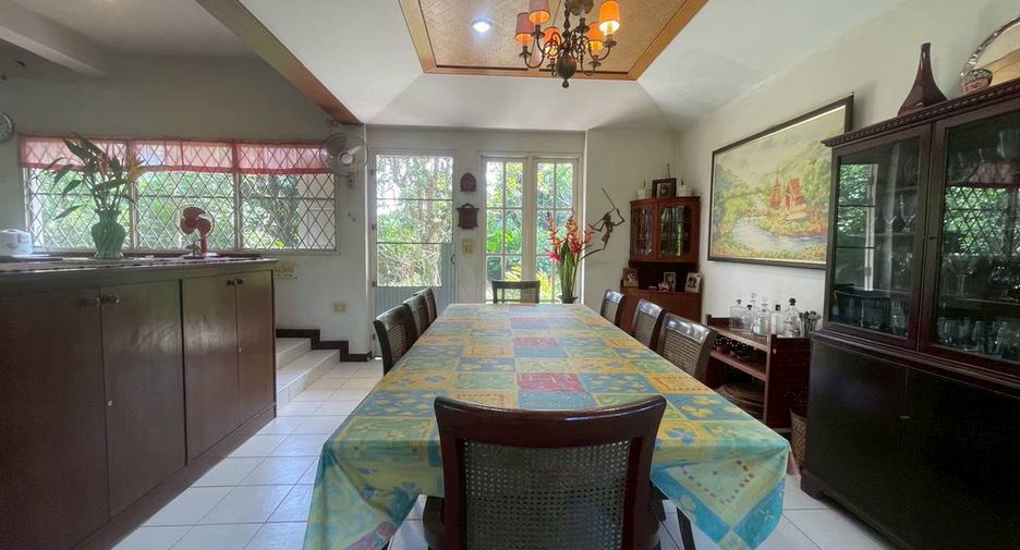 For sale 5 bedrooms house in Mueang Chiang Mai, Chiang Mai