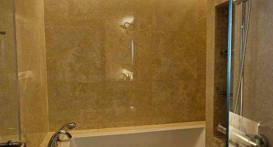 For rent 2 bedrooms condo in Pathum Wan, Bangkok