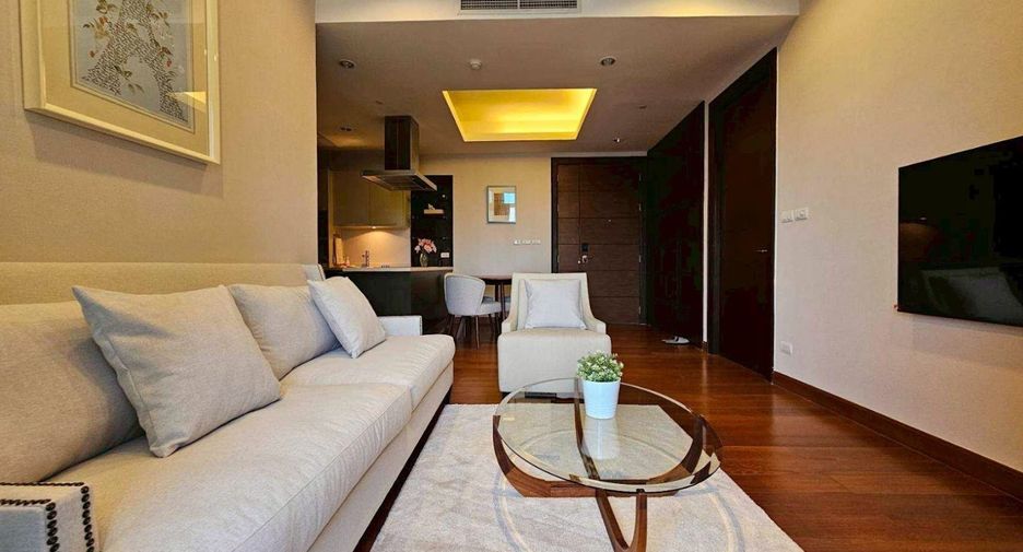 For rent 2 bedrooms condo in Pathum Wan, Bangkok