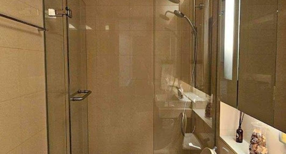 For rent 2 bedrooms condo in Pathum Wan, Bangkok