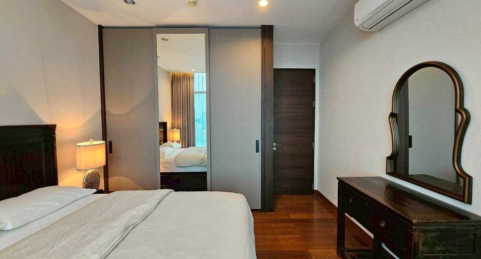 For rent 2 bedrooms condo in Pathum Wan, Bangkok