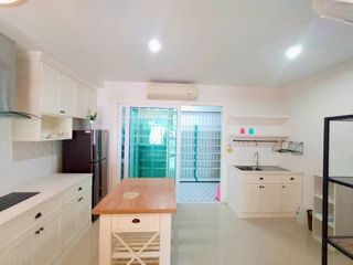 Haus zur Miete mit 3 Zimmer in Bang Lamung, Chonburi