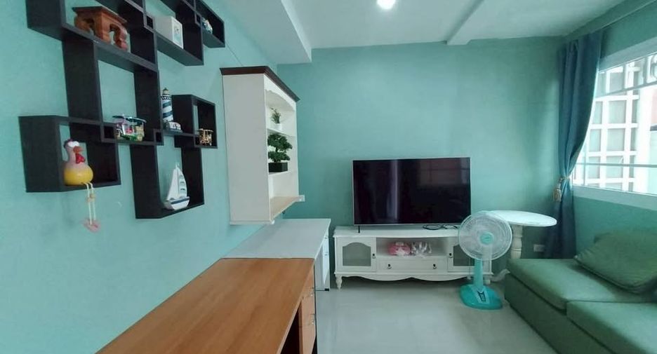Casa en alquiler de 3 habitaciones en Bang Lamung, Chonburi