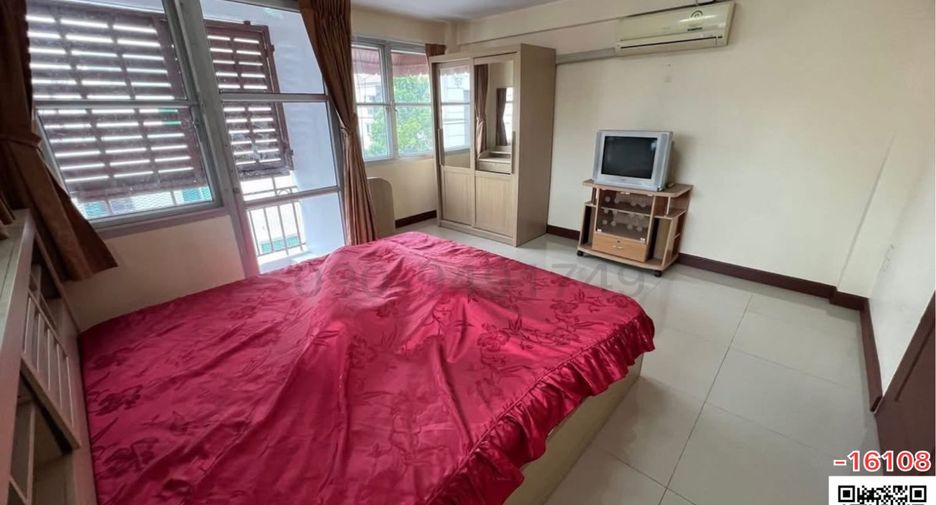 For rent 4 bedrooms retail Space in Wang Thonglang, Bangkok