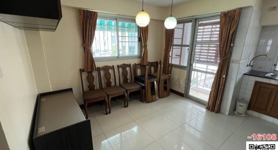 For rent 4 bedrooms retail Space in Wang Thonglang, Bangkok
