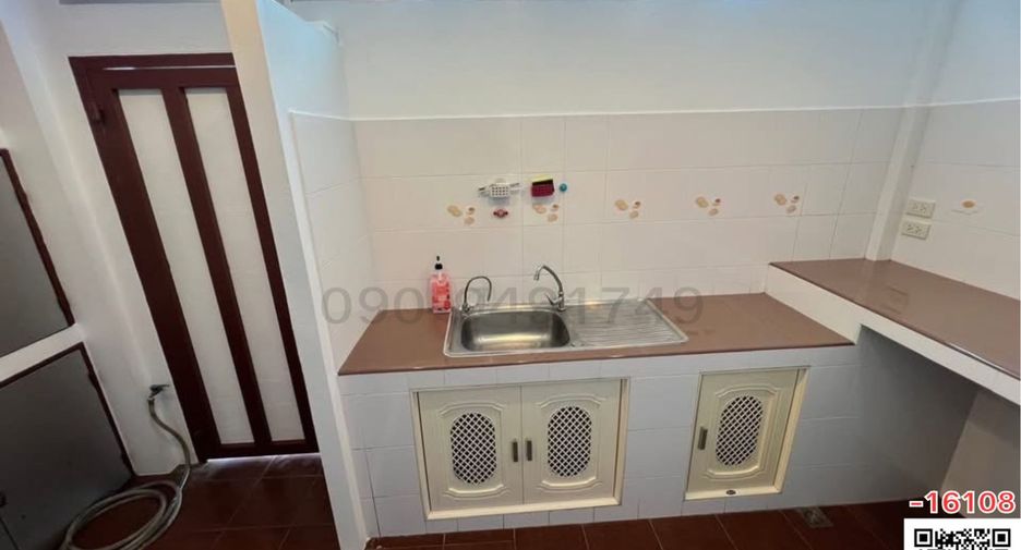 For rent 4 bedrooms retail Space in Wang Thonglang, Bangkok