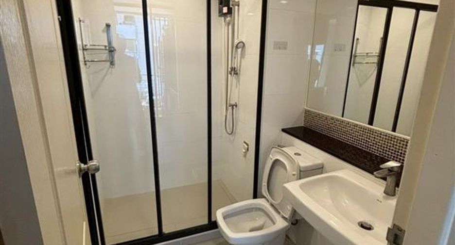 For sale 1 bed condo in Bang Kapi, Bangkok