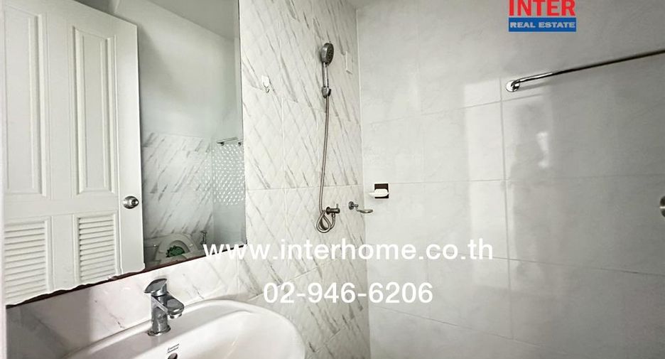 For sale 4 ベッドルーム townhouse in Khlong Luang, Pathum Thani