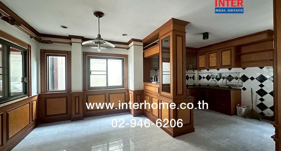For sale 4 bedrooms house in Phra Nakhon Si Ayutthaya, Phra Nakhon Si Ayutthaya
