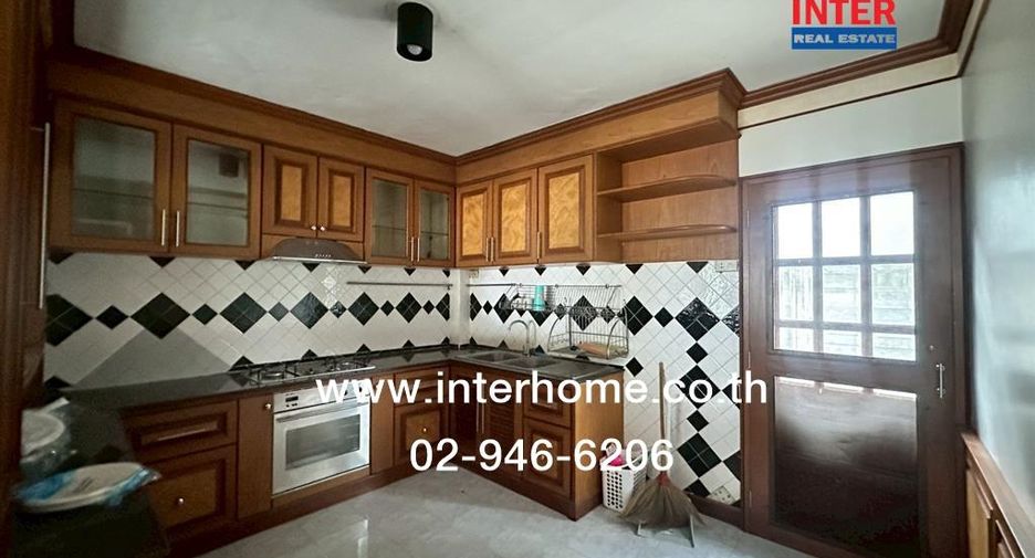 For sale 4 bedrooms house in Phra Nakhon Si Ayutthaya, Phra Nakhon Si Ayutthaya