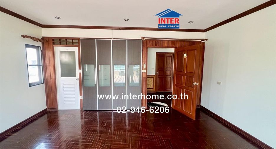 For sale 4 bedrooms house in Phra Nakhon Si Ayutthaya, Phra Nakhon Si Ayutthaya