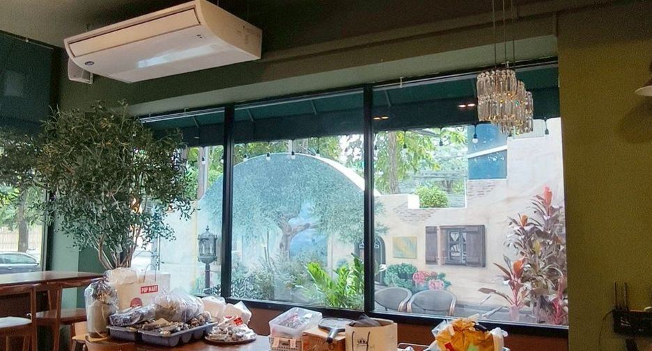 For rent retail Space in Yan Nawa, Bangkok