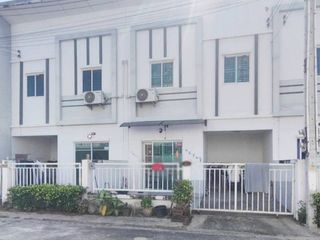 Продажа 3 спальни таунхаус в Mueang Chon Buri, Чонбури