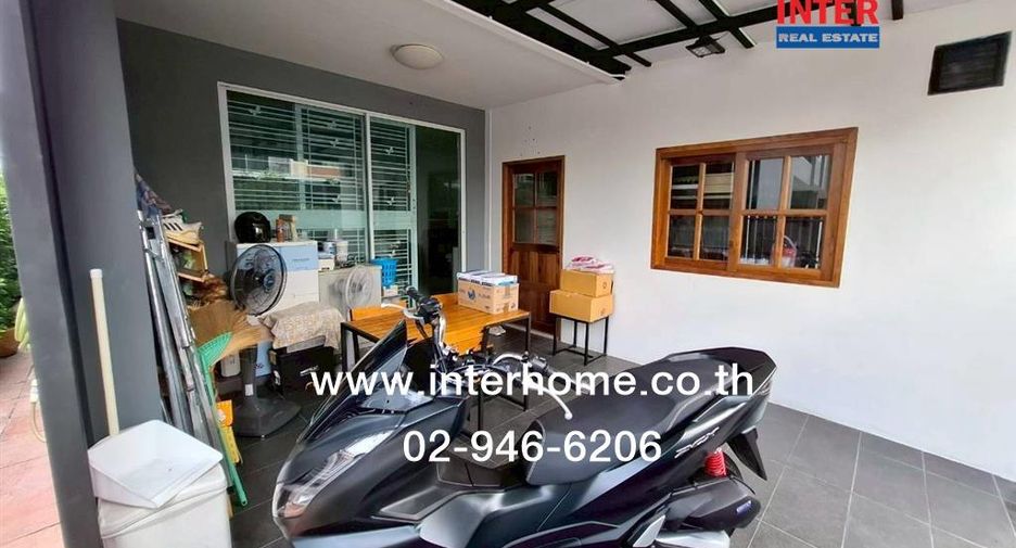 Casa adosada en venta de 3 habitaciones en Bang Bua Thong, Nonthaburi