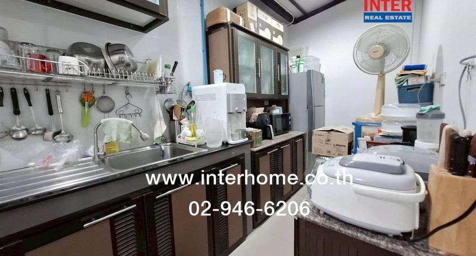 Casa adosada en venta de 3 habitaciones en Bang Bua Thong, Nonthaburi