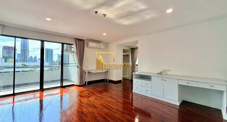 À louer 4 chambres appartement à Watthana, Bangkok