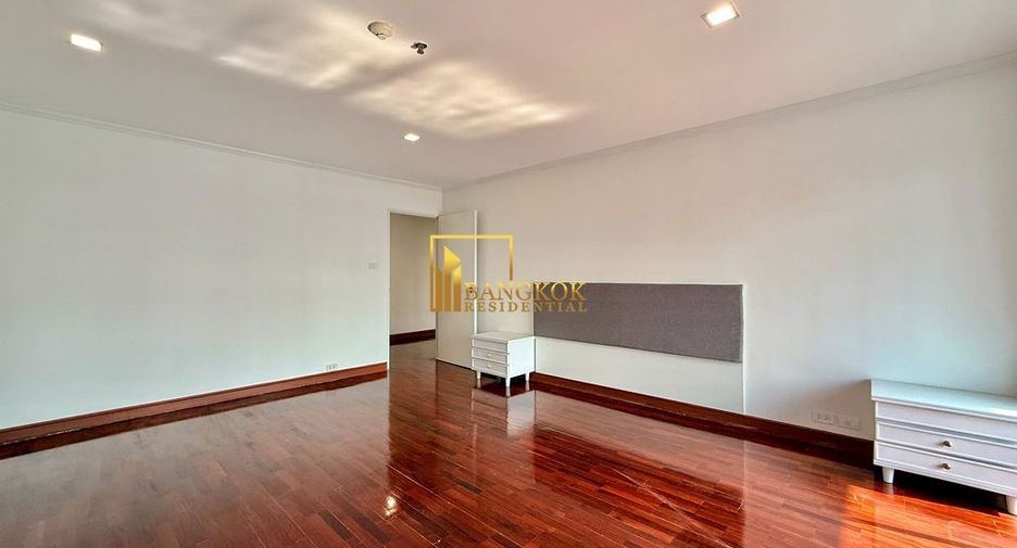 À louer 4 chambres appartement à Watthana, Bangkok