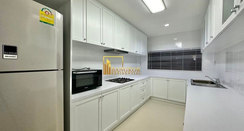 For rent 3 bedrooms condo in Khlong Toei, Bangkok