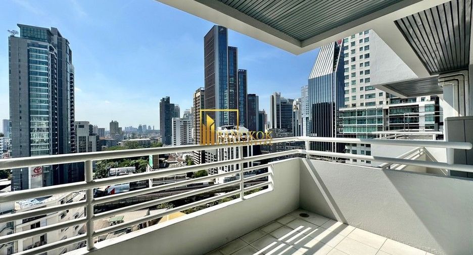 For rent 3 bedrooms condo in Khlong Toei, Bangkok