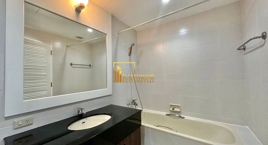 For rent 3 bedrooms condo in Khlong Toei, Bangkok