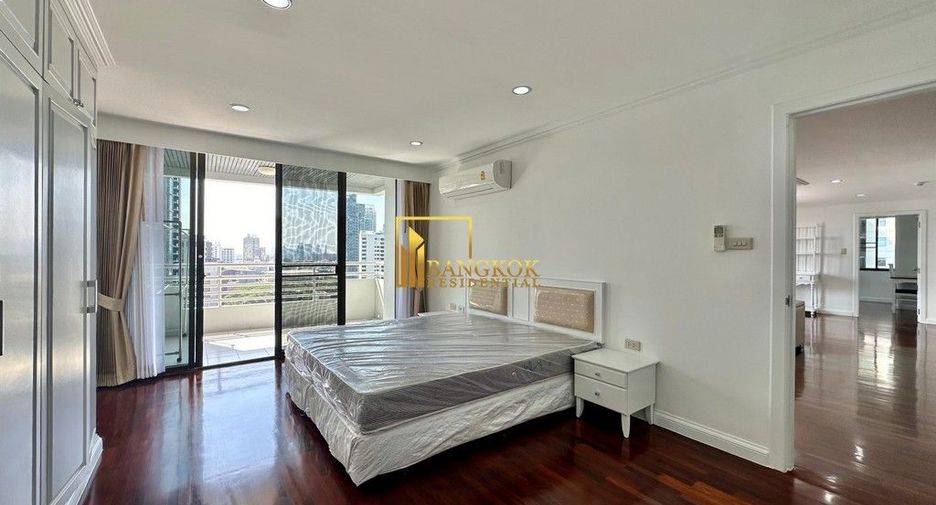 For rent 3 bedrooms condo in Khlong Toei, Bangkok