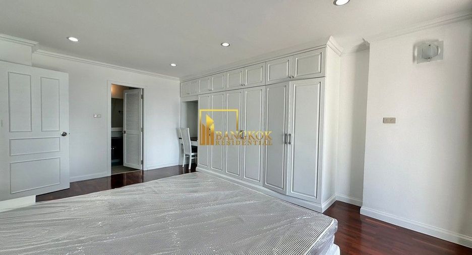For rent 3 bedrooms condo in Khlong Toei, Bangkok