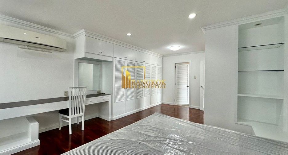 For rent 3 bedrooms condo in Khlong Toei, Bangkok