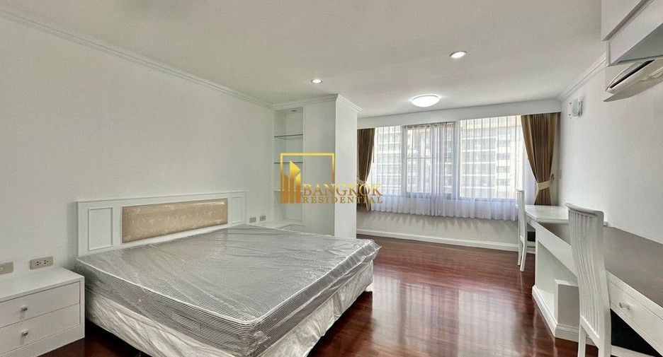 For rent 3 bedrooms condo in Khlong Toei, Bangkok