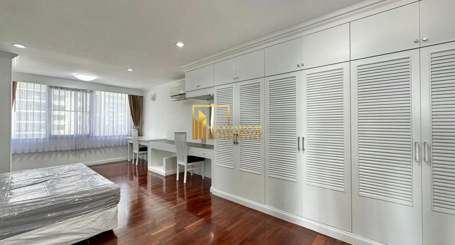 For rent 3 bedrooms condo in Khlong Toei, Bangkok