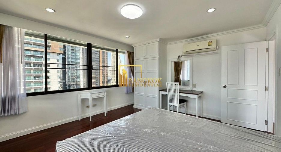 For rent 3 bedrooms condo in Khlong Toei, Bangkok