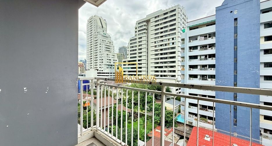 For rent 2 bedrooms condo in Khlong Toei, Bangkok