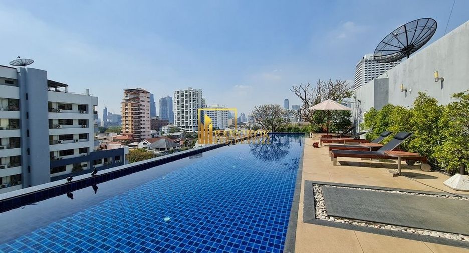 For rent 2 bedrooms condo in Khlong Toei, Bangkok