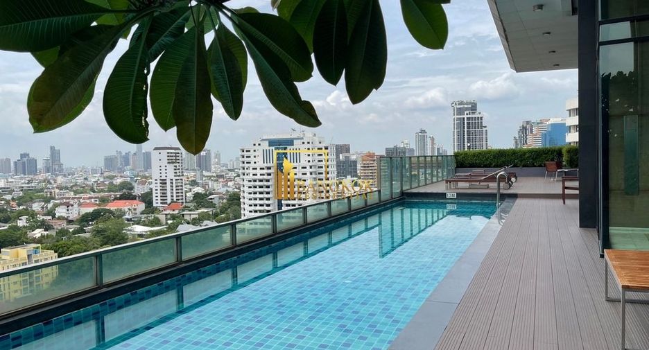 For rent 2 bedrooms condo in Watthana, Bangkok